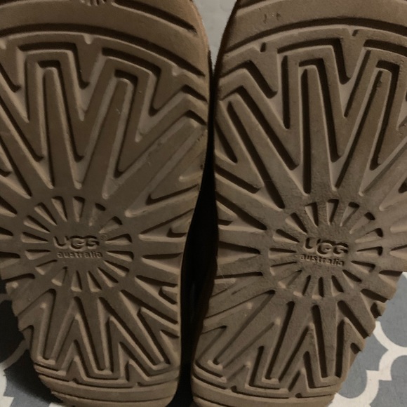 🍁🍂Ugg Girl’s Boots - Picture 7 of 7